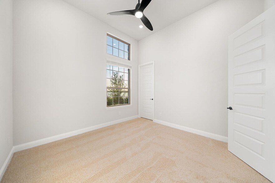 Building Photo - 2300 Fairwater Mews
