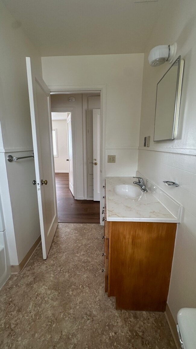Building Photo - 3511 Albee St