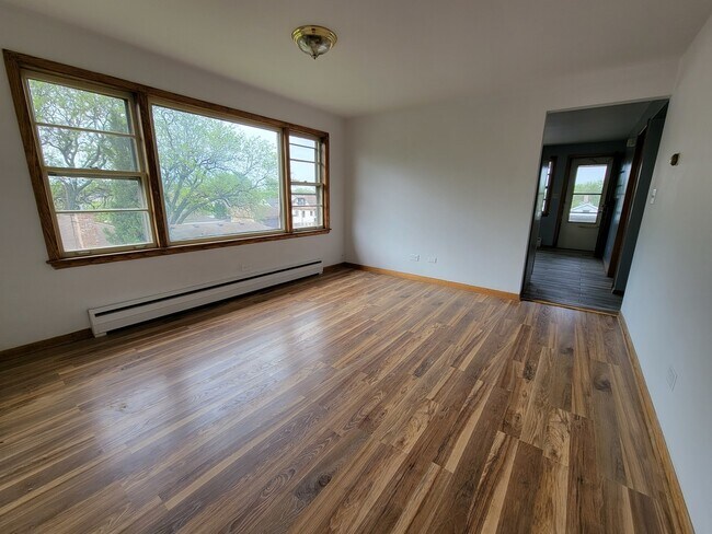 Building Photo - 2306 N 75th Ave