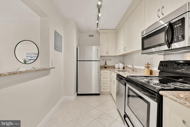 Building Photo - 1325 18th St NW