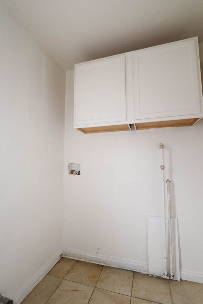 Building Photo - JV3701 RUBS