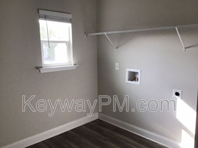 Building Photo - 618 Turtle Crk Ln