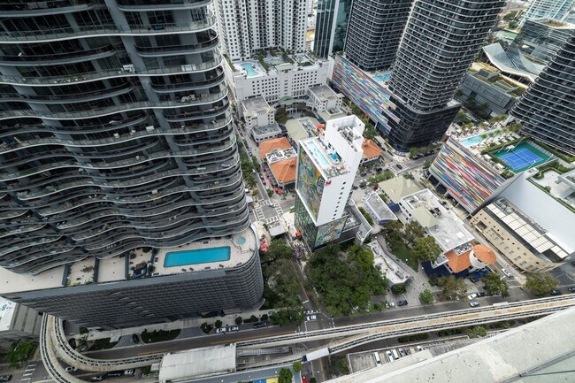 Building Photo - 1010 Brickell Ave