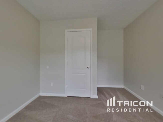 Building Photo - 1005 Ulster Ct