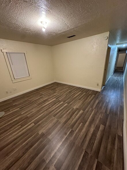 Living room - 2022 Isleta Blvd SW