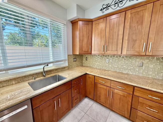 Building Photo - 4238 Diavila Ave