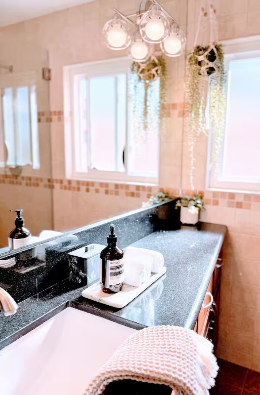 Building Photo - 14225 Mango Dr