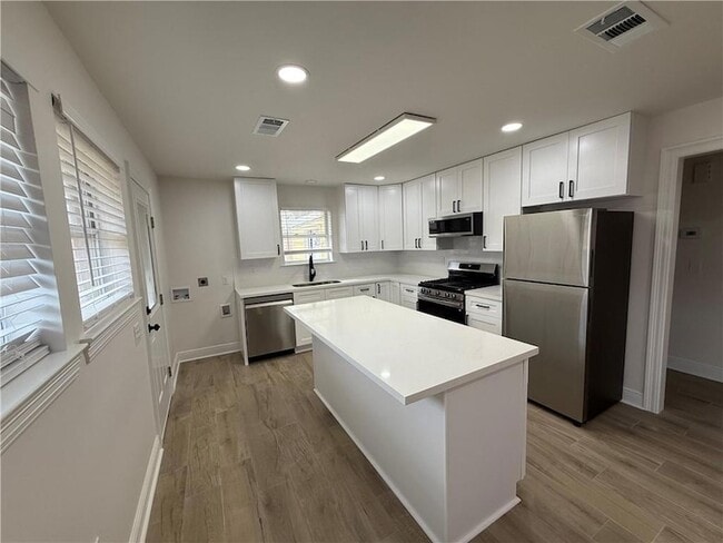 Building Photo - 2512 Chalona Dr