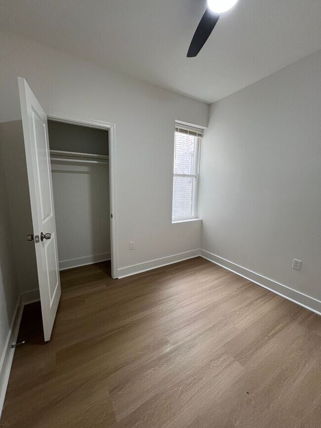 Building Photo - 3 bedrooms 2 bathrooms, 21218