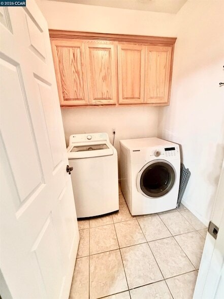 Building Photo - 350 Caroni St