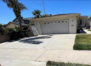 Building Photo - 3 Bedroom 2 Bath- House