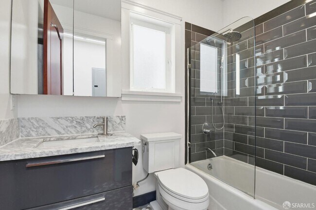 Building Photo - 526 Silver Ave