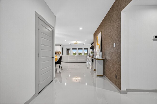 Building Photo - 31410 Hexan Hts Ln