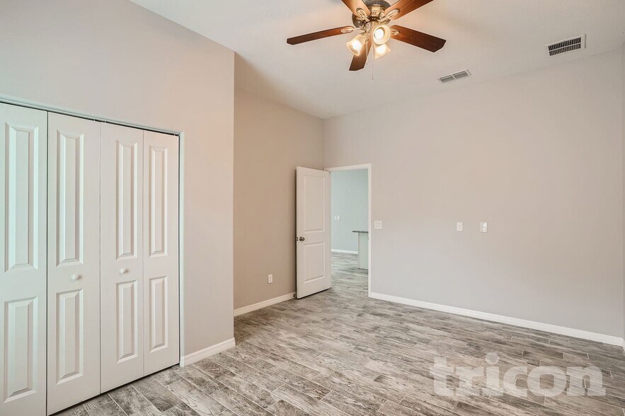 Building Photo - 2704 61st Ave N