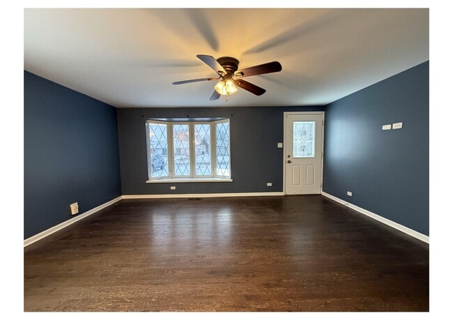 Building Photo - 4129 W 90th St