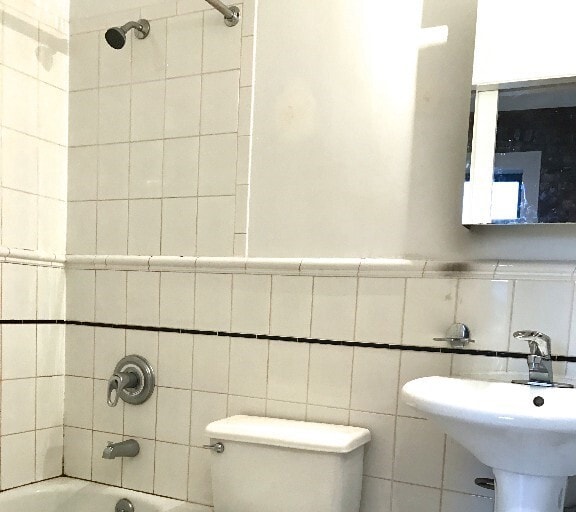 Building Photo - 234 Mott St