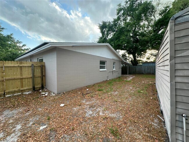 Building Photo - 4421 Gandy Cir