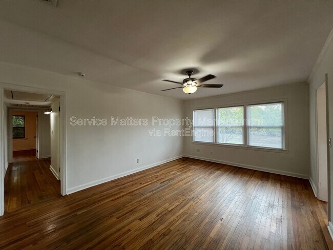 Building Photo - 3543 Bayou Blvd