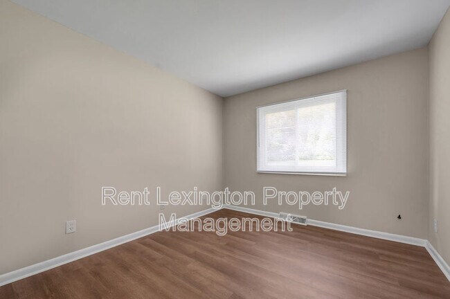 Building Photo - 833 Malabu Dr