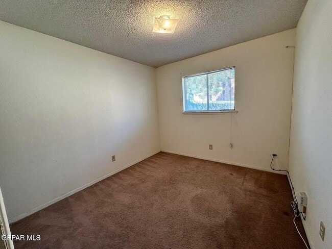 Building Photo - 2827 Anise Dr