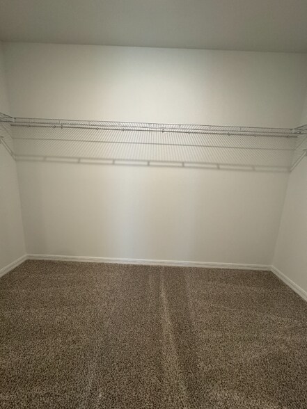 Building Photo - 2955 Sunstar Dr