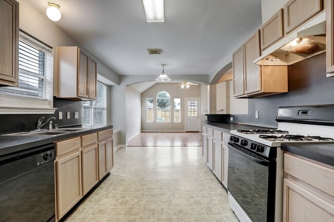 Building Photo - 3924 Highland Vale Ct