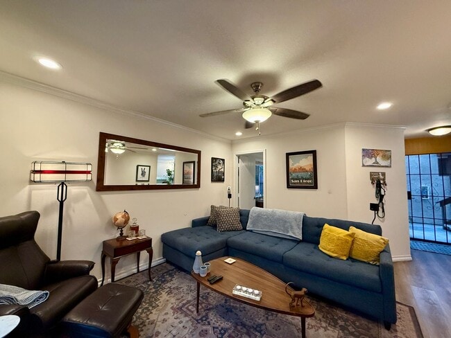 Building Photo - Charming 2 bedroom Condo in Carlsbad Village