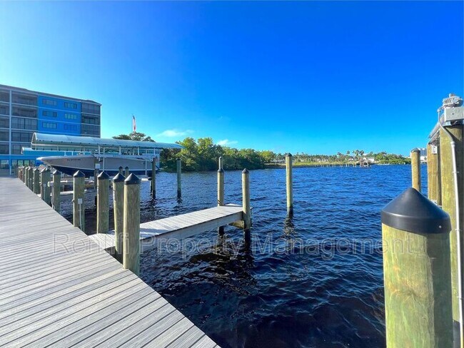 Building Photo - 2711 First Street