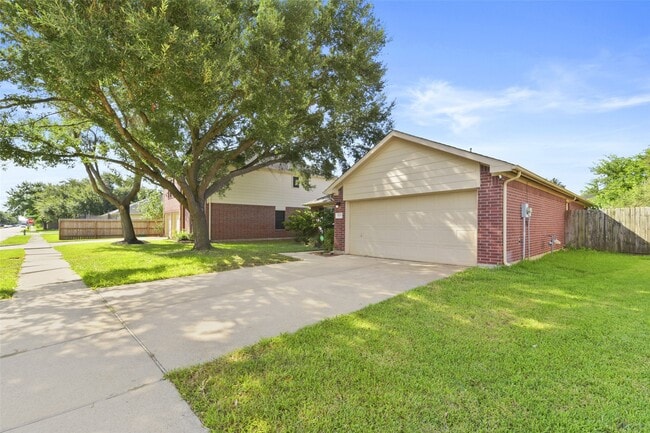 Building Photo - 9230 Eaglewood Spring Dr