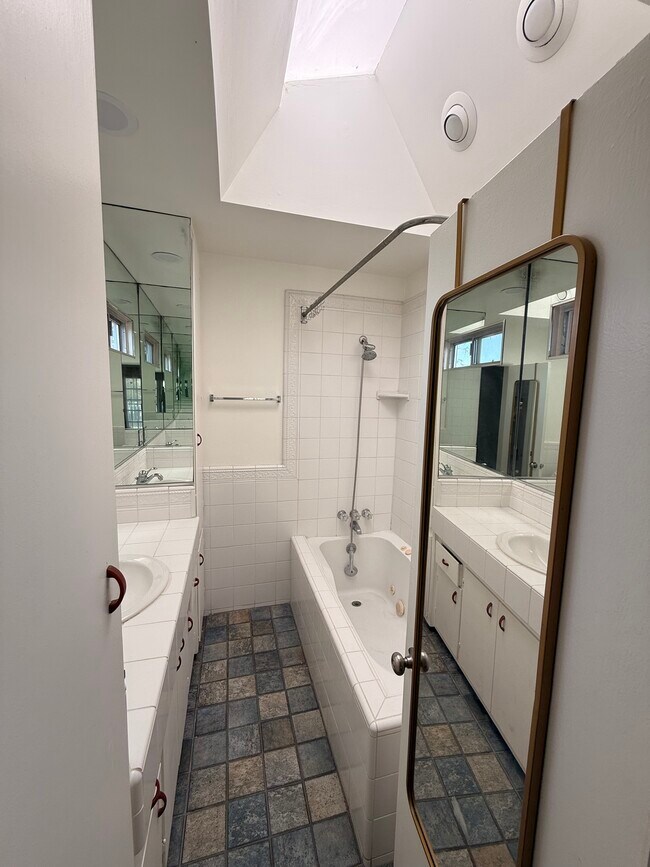 Master Bath - 1919 Voorhees Ave