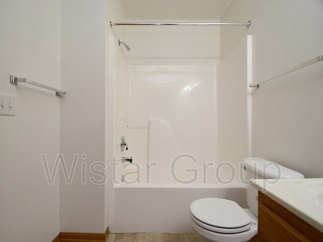 Building Photo - 5116 Read St