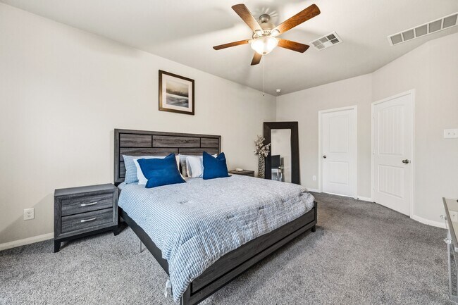 Building Photo - 17606 Virlogeux Ln