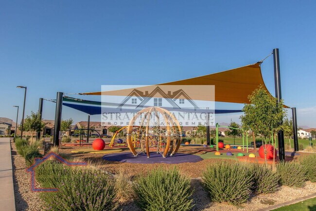 Building Photo - 9638 E Tesla Ave