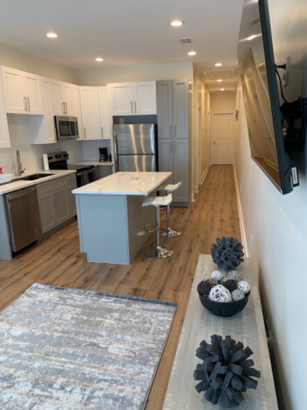Building Photo - 1004 Verret St