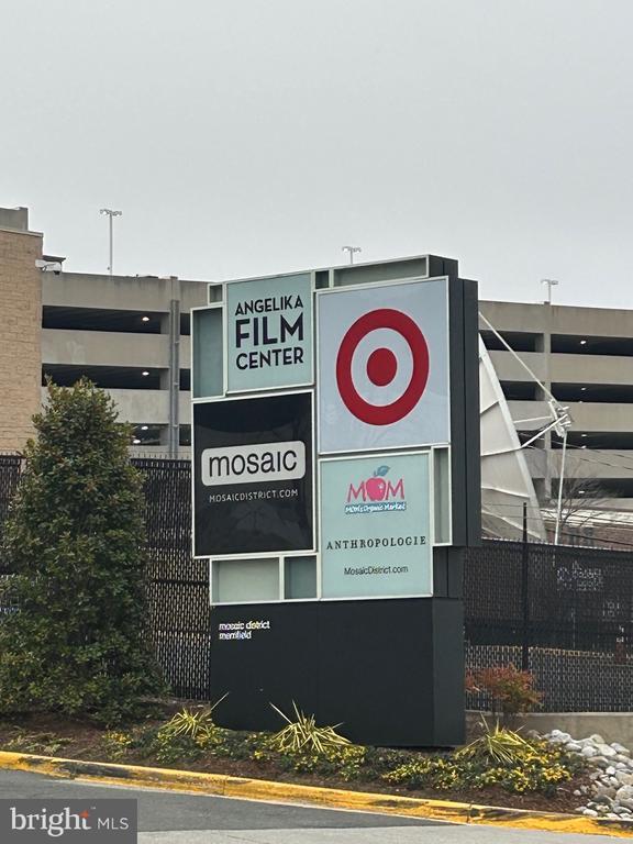 Building Photo - 2726 Gallows Rd