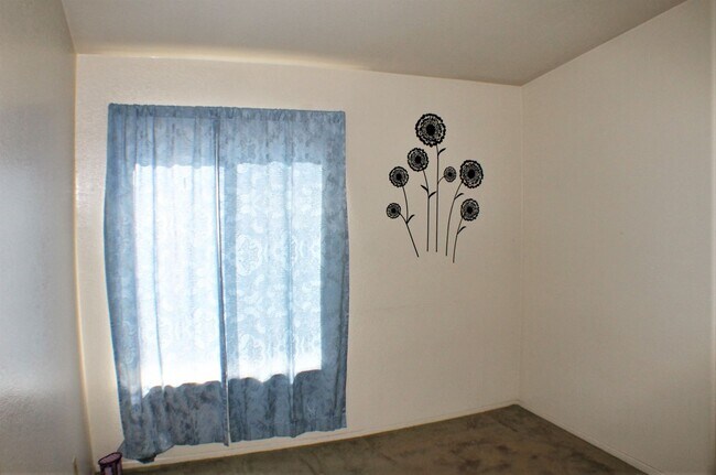 Building Photo - 25740 Rosebay Ct