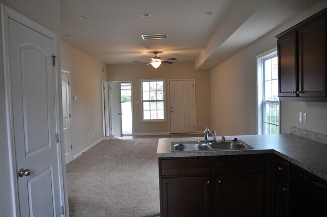 Building Photo - 517 Pyke Rd