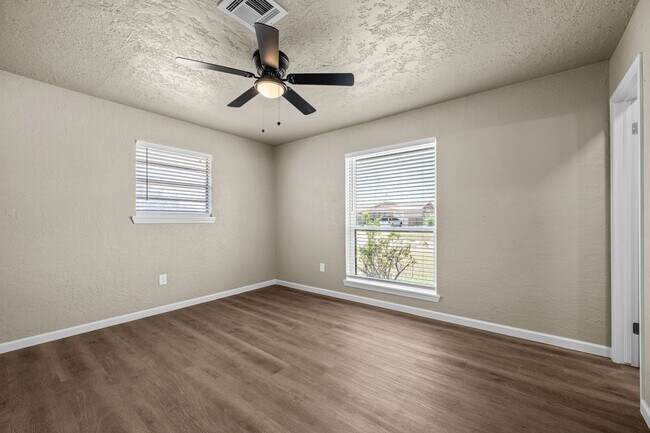 Building Photo - 408 SW 71st St