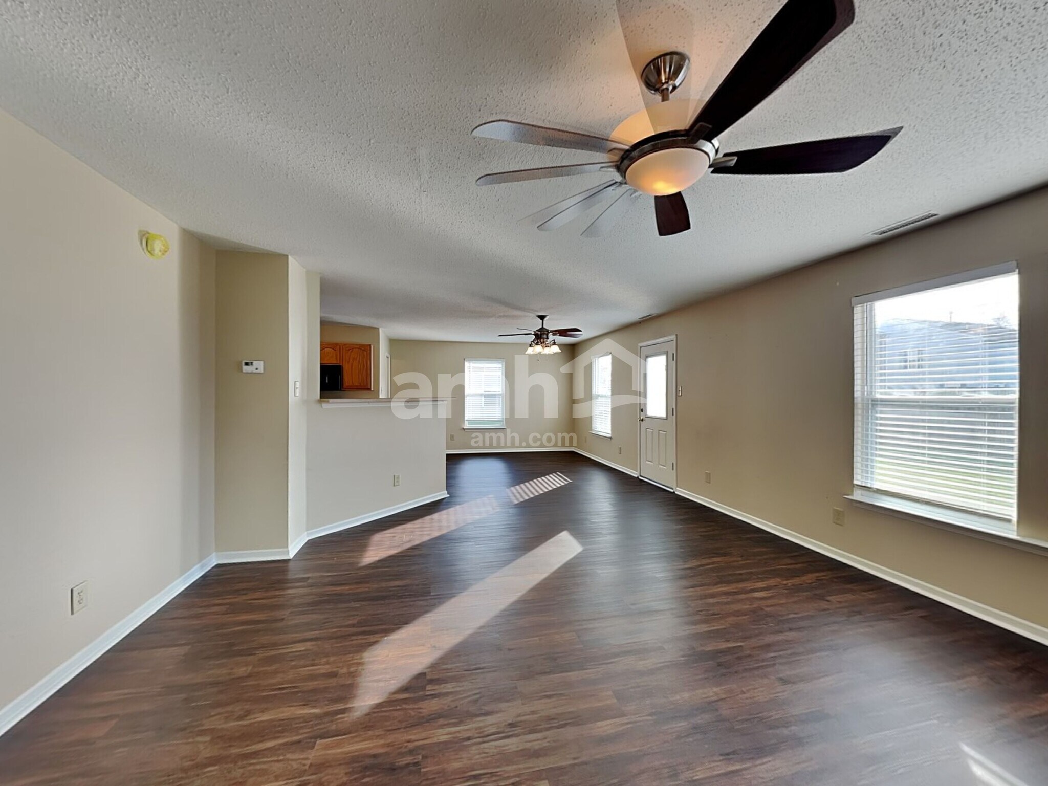 Building Photo - 1221 Redwood Dr