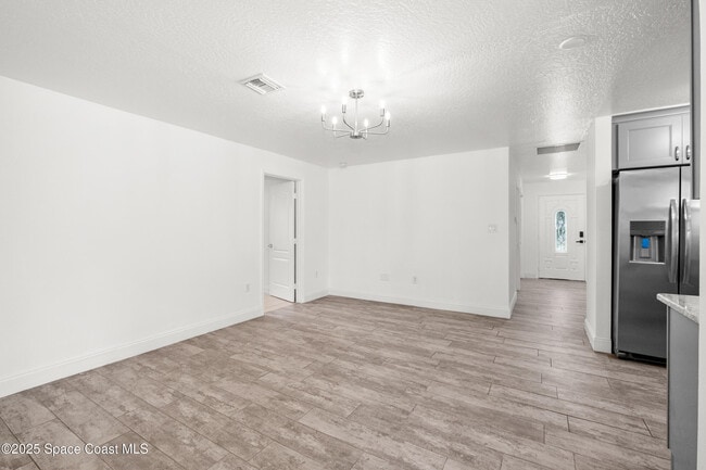 Building Photo - 1445 Mercury St