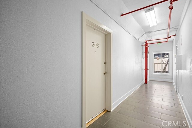 Building Photo - 228 S Kenwood St