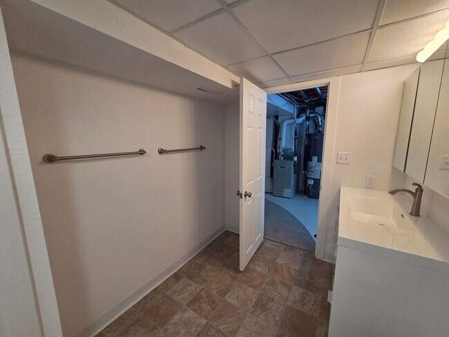 Building Photo - W 2nd St 1408-1410