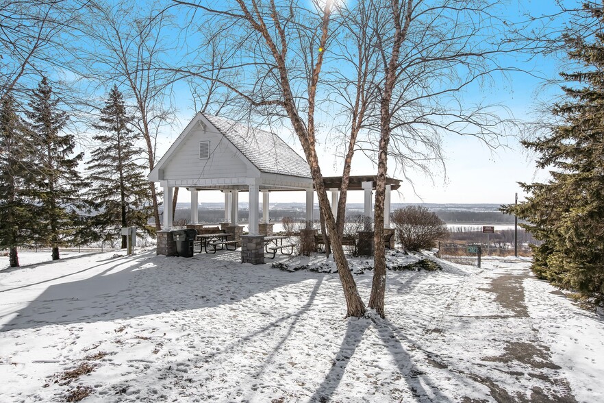 Prairie Bluffs Conservation Area - 10022 Gentian Dr