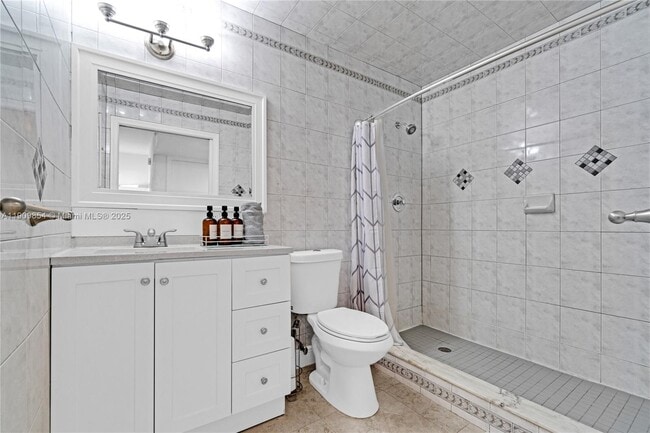 Building Photo - 3338 Taft St