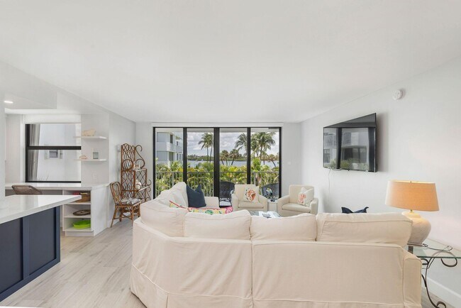 Building Photo - 2860 S Ocean Blvd
