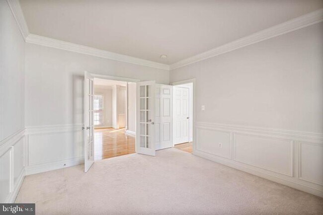 Building Photo - 2038 Madrillon Rd