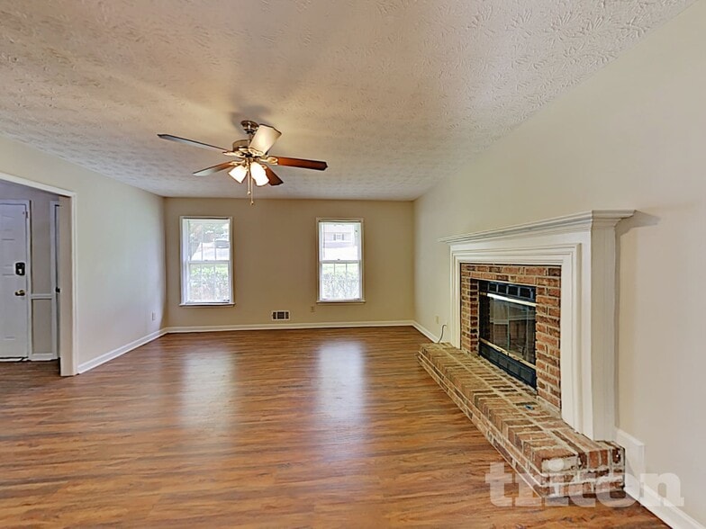 Building Photo - 740 Cedar Farms Dr