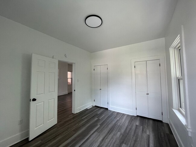 Building Photo - Available April 2026 - 2 Bedroom Home in Dormont w/ Central AC and Off-Street Parking Pad!