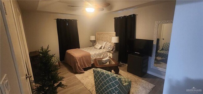 Building Photo - 11 Keystone St