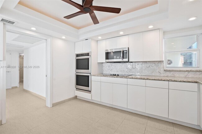 Building Photo - 3180 S Ocean Dr